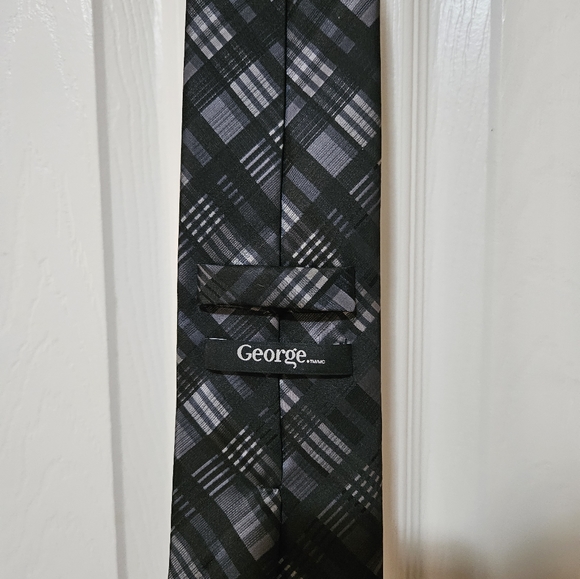 Mens George Tie - Picture 2 of 2